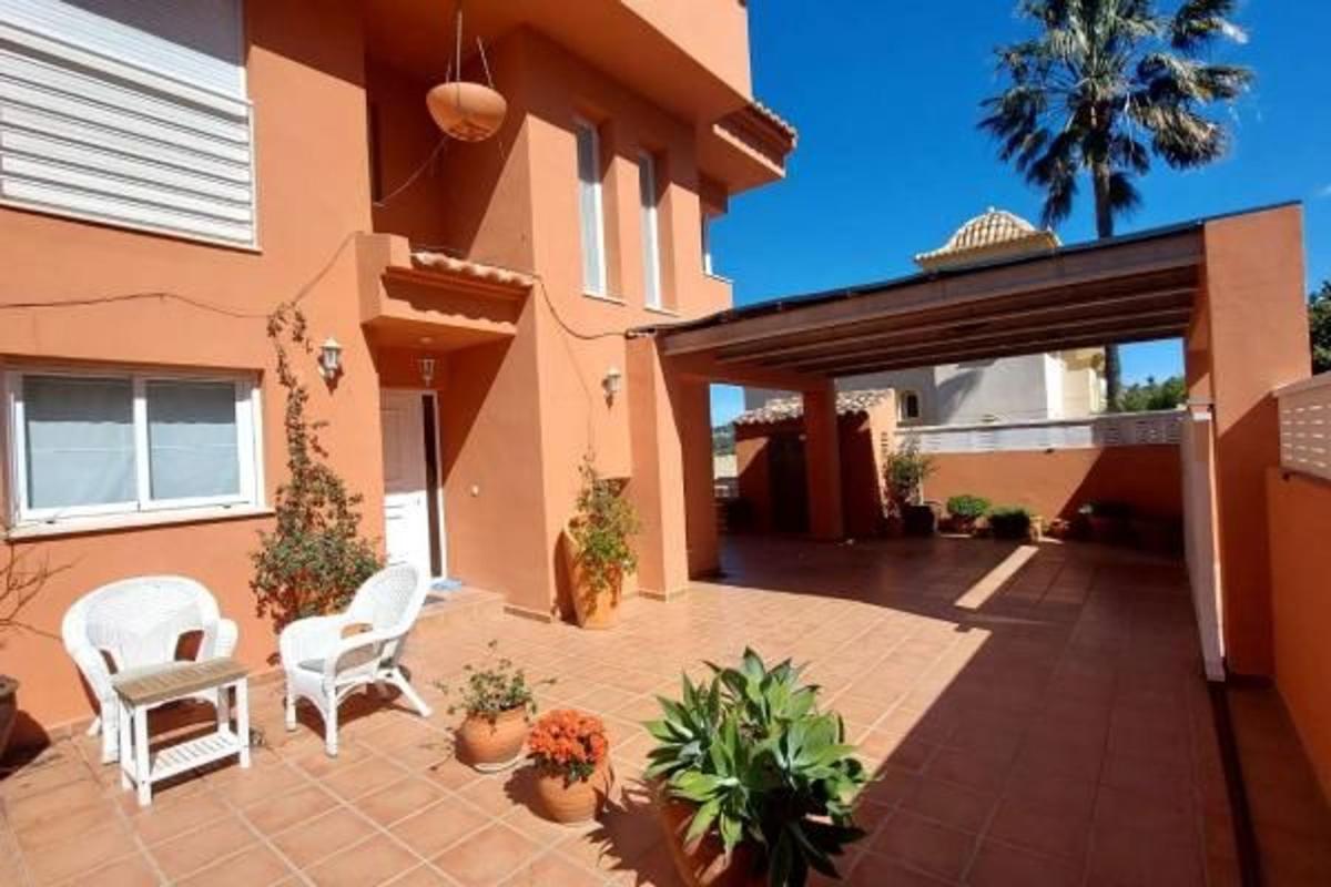Propiedades en venta y alquiler en España photo 1