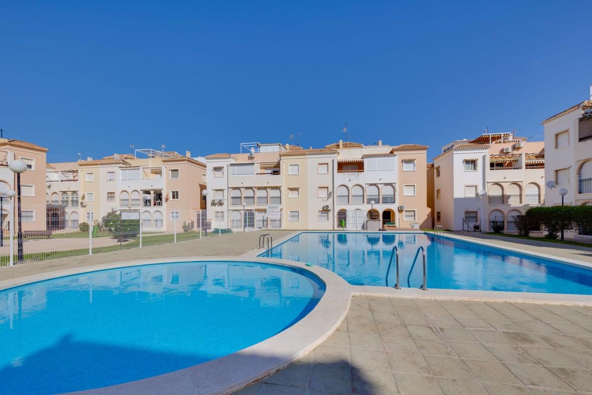 Venta de piso en Piso en Calle Ramon Rubial, 7, La Veleta, Torrevieja, Torrevieja
photo 5