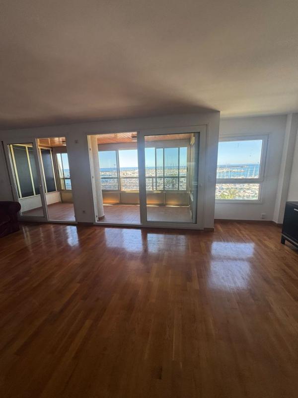 Sale of apartment in Piso en Centro - Muelle Pesquero, Torrevieja, Torrevieja
 photo 2
