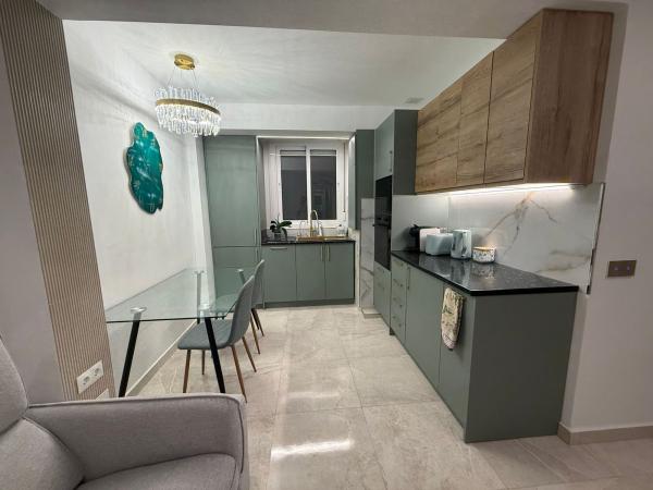 Venta de piso en Piso en Calle Blanco Coris, 45, Carranque - Haza Cuevas, Málaga, Málaga
 photo 2
