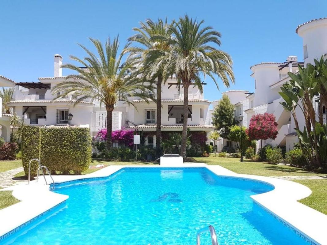 Sprzedaż poddasza w Ático en Urbanización Los Naranjos de Marbella, 6, La Dama de Noche-La Alzambra, Marbella, Marbella photo 1