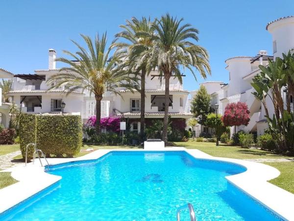 Ático en venta en  Ático en Urbanización Los Naranjos de Marbella, 6, La Dama de Noche-La Alzambra, Marbella, Marbella photo 1