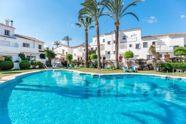 Ático en venta en  Ático en Urbanización Los Naranjos de Marbella, 6, La Dama de Noche-La Alzambra, Marbella, Marbella photo 2