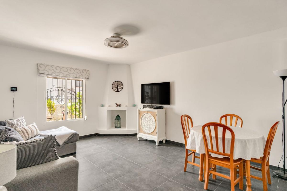 Продажа таунхауса в Chalet adosado en Burriana, Nerja , Нерха photo 5