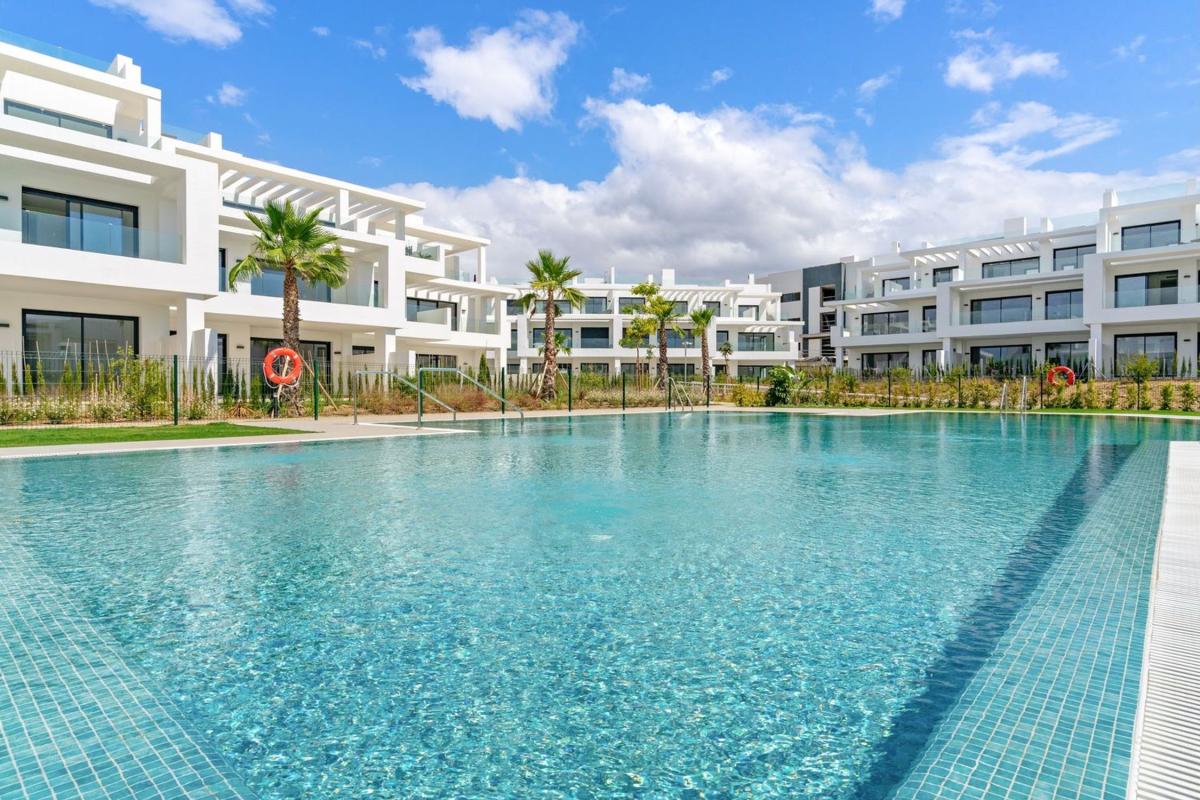 Продажа квартиры на Piso en Calle Josefina Samper, Guadalobón, Estepona, Эстепона
photo 1
