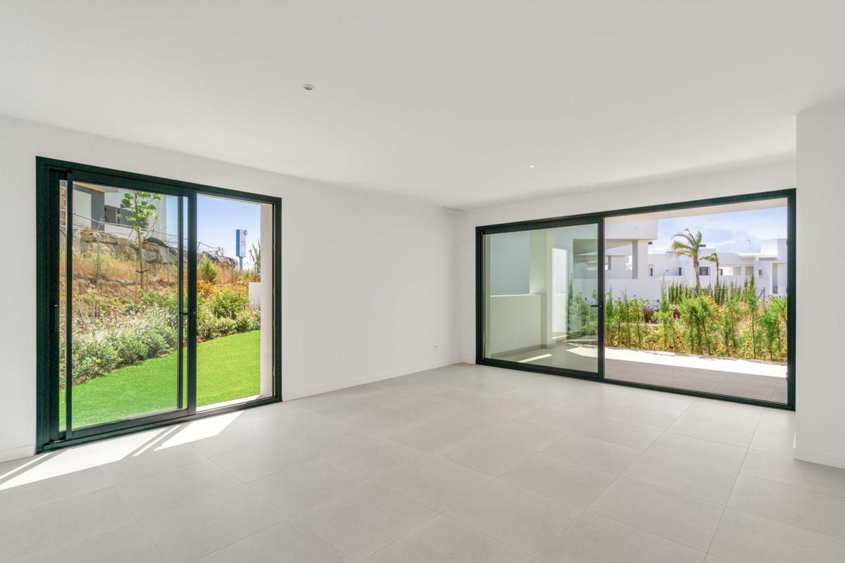 Продажа квартиры на Piso en Calle Josefina Samper, Guadalobón, Estepona, Эстепона
photo 2