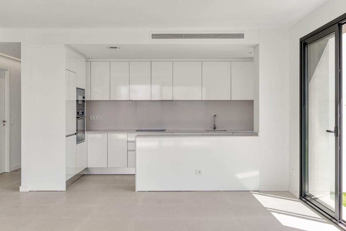 Продажа квартиры на Piso en Calle Josefina Samper, Guadalobón, Estepona, Эстепона
photo 5