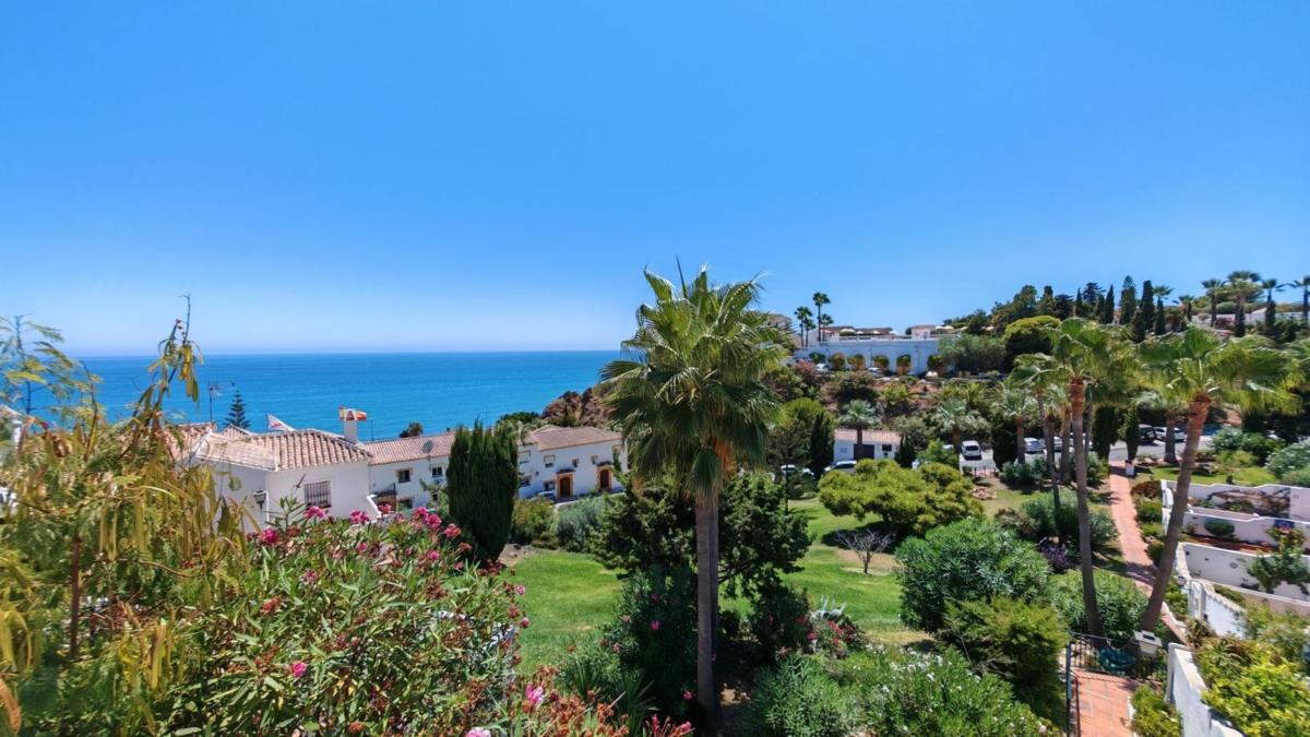 Venta de chalet adosado en Chalet adosado en Calle Barranco del Agua, 66, El Peñoncillo, Torrox , Torrox photo 4