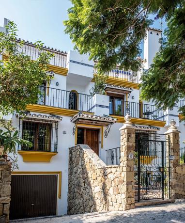 Chalet pareado en Calle Emilia Pardo Bazán, 15, Huerta Nueva, Estepona photo 1