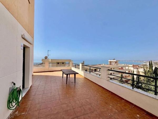 Sprzedaż mieszkania w Piso en Calle Almuñécar s/n, Zona Centro Comercial Torrequebrada, Benalmádena, Benalmádena
thumbnail 1
