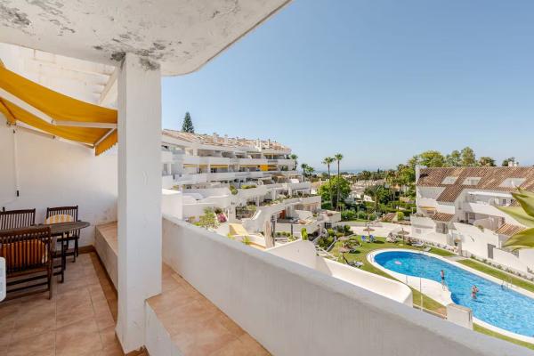Venta de piso en Piso en Calle de las Adelfas, 3, Nueva Andalucía, Marbella, Marbella
 photo 2