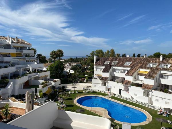 Venta de piso en Piso en Calle de las Adelfas, 3, Nueva Andalucía, Marbella, Marbella
 photo 3
