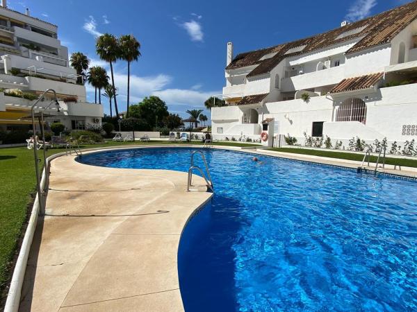 Venta de piso en Piso en Calle de las Adelfas, 3, Nueva Andalucía, Marbella, Marbella
 photo 4
