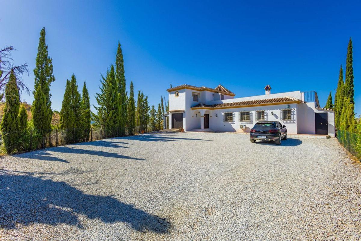 Properties for sale and rent in Spain photo 2
