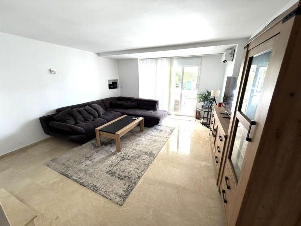 Venta de piso en Piso en Paraiso-Barronal, Estepona, Estepona
 photo 4
