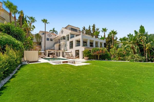 Casa o chalet independiente en Avenida Calderón de la Barca, Las Brisas, Marbella photo 1