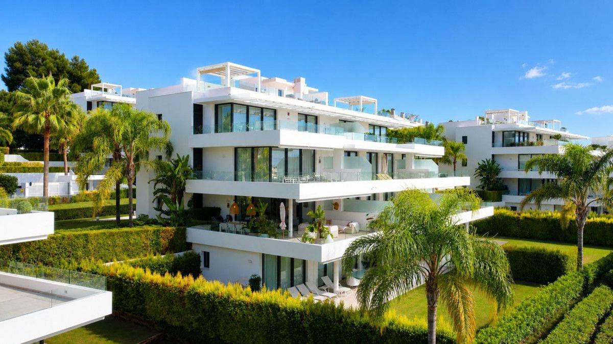 Venta de piso en Piso en Calle Laelia, Nueva Atalaya, Estepona, Estepona
photo 5