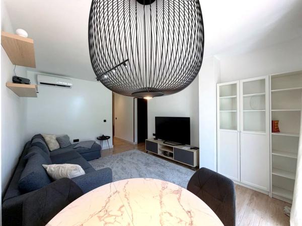 Venta de piso en Piso en Calle de la Rosa, Paraiso-Barronal, Estepona, Estepona
 photo 1