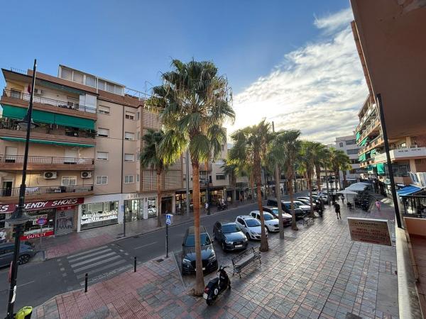 Venta de piso en Piso en Calle Jacinto Benavente, Zona Puerto Deportivo, Fuengirola, Fuengirola
thumbnail 3
