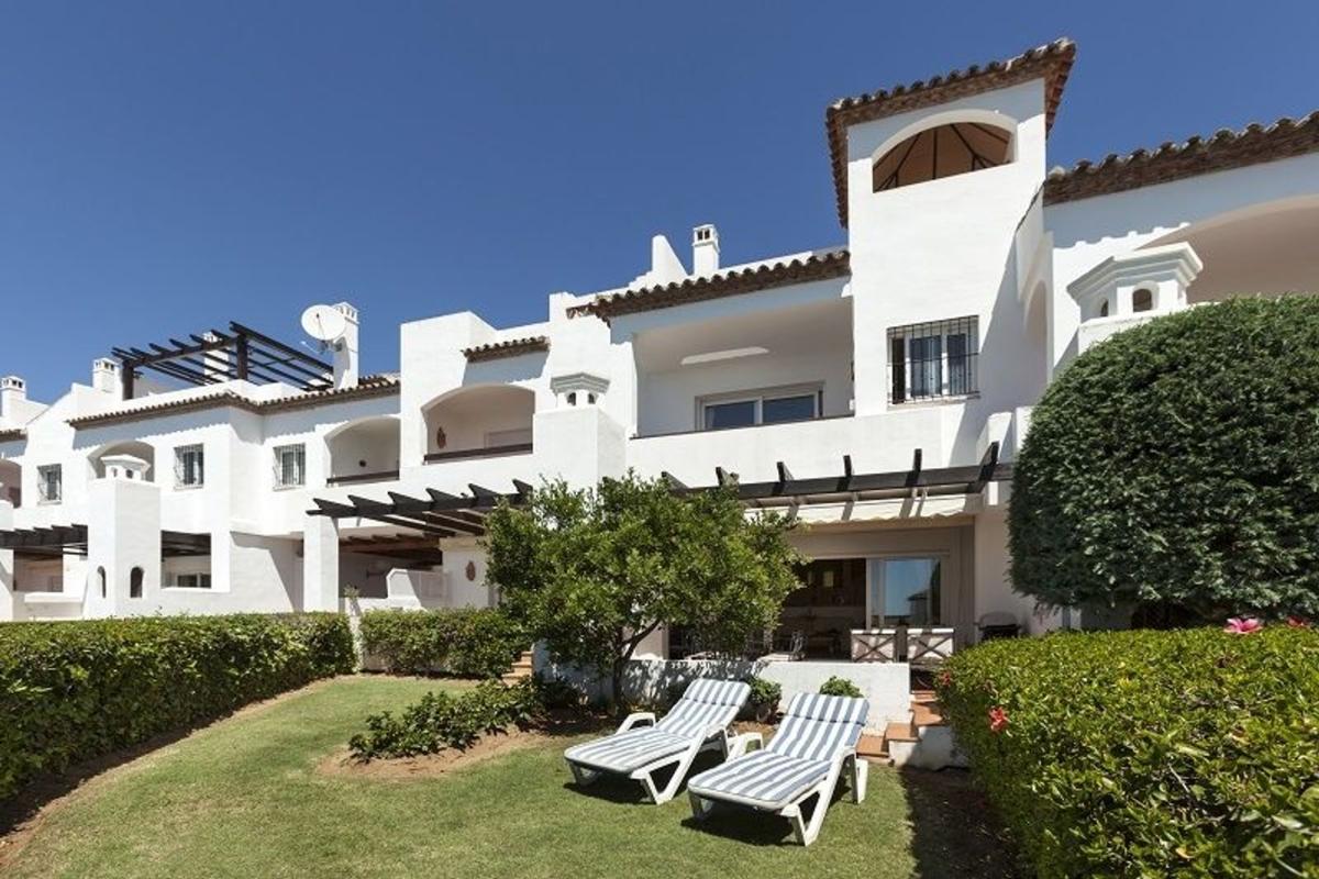 Venta de chalet adosado en Chalet adosado en Calle las Aguilas, 168, Aloha, Marbella , Marbella photo 5
