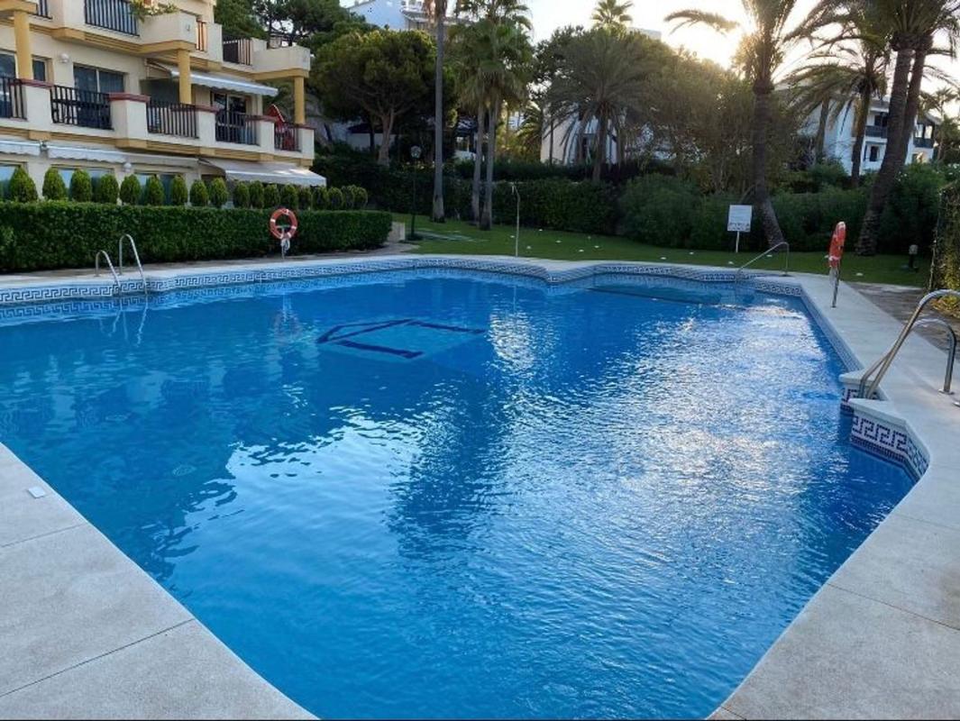 Venta de piso en Piso en Avenida Jardines de las Golondrinas s/n, Romana Playa, Marbella, Marbella
photo 2