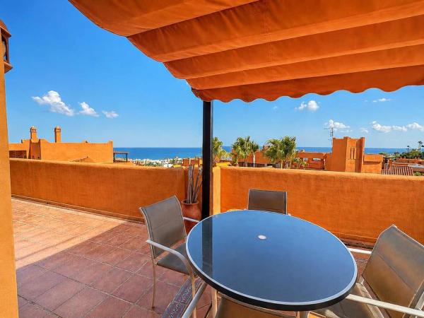Аттик на продажу в  Ático en Buenas Noches, Estepona, Эстепона photo 4