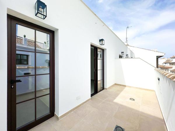 Chalet adosado en Centro, Estepona thumbnail 2