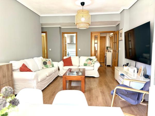 Venta de piso en Piso en Avenida Jane Bowles, 4, Ciudad Jardín, Málaga, Málaga
photo 1