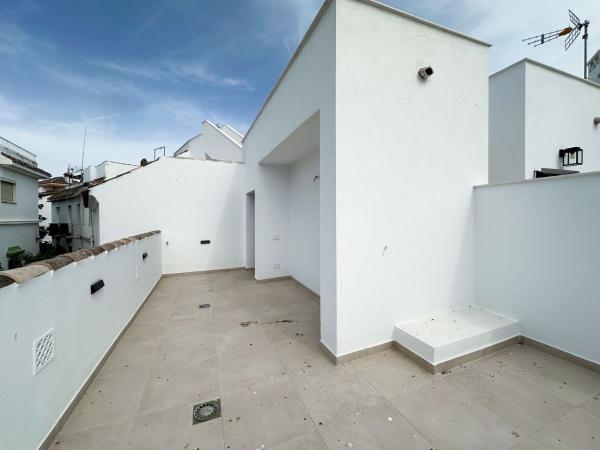 Chalet adosado en Centro, Estepona thumbnail 2