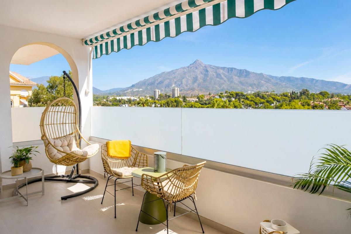 Venta de piso en Piso en Nueva Andalucía, Marbella, Marbella
photo 3