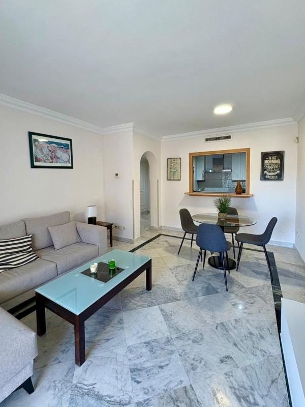 Venta de piso en Piso en Calle Ramón Areces, 2, Puerto Banús, Marbella, Marbella
photo 2