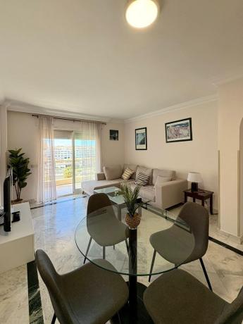 Venta de piso en Piso en Calle Ramón Areces, 2, Puerto Banús, Marbella, Marbella
thumbnail 3