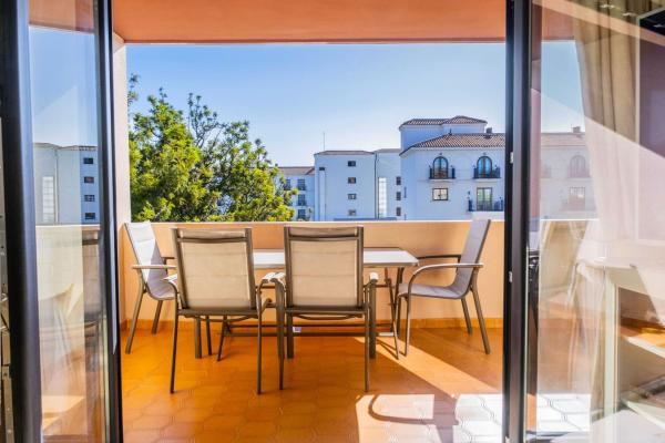 Venta de piso en Piso en Nueva Andalucía, Marbella, Marbella
photo 1