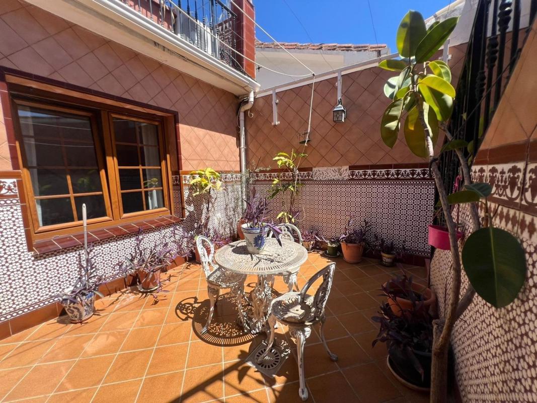 Propiedades en venta y alquiler en España photo 1