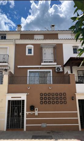 Chalet adosado en Calle Paseo del Obispo, Coin photo 1