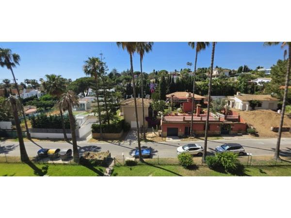 Duplex en venta en Dúplex en Calle del Faísán, Cabopino - Artola, Marbella, Marbella thumbnail 3