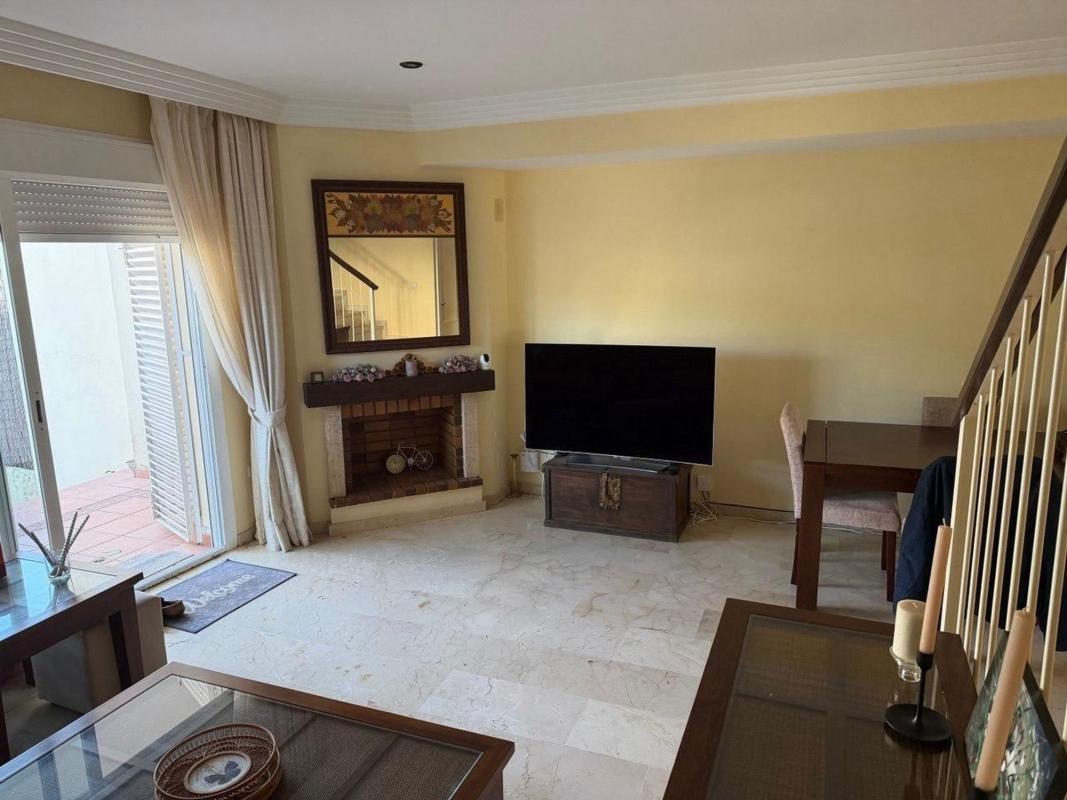 Продажа таунхауса в Chalet adosado en Urbanización el Rosario, El Rosario-Ricmar, Marbella , Марбелла photo 5