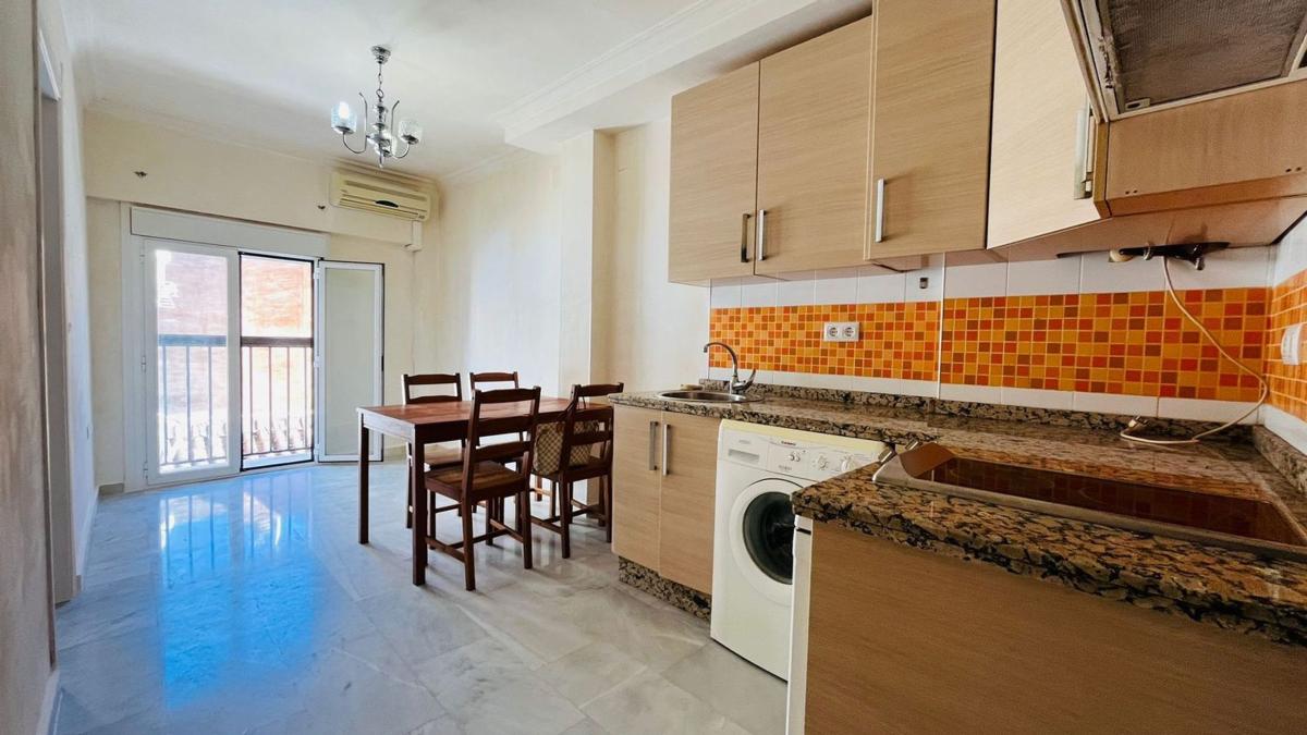 Продажа квартиры на Piso en Calle del Capitan, Zona Puerto Deportivo, Fuengirola, Фуэнхирола
photo 2