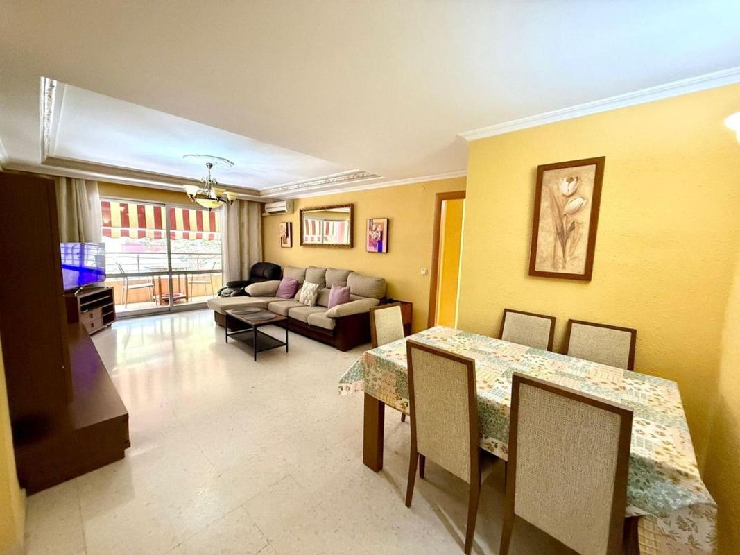 Venta de piso en Piso en Avenida Fuengirola, El Higuerón, Fuengirola, Fuengirola
photo 2