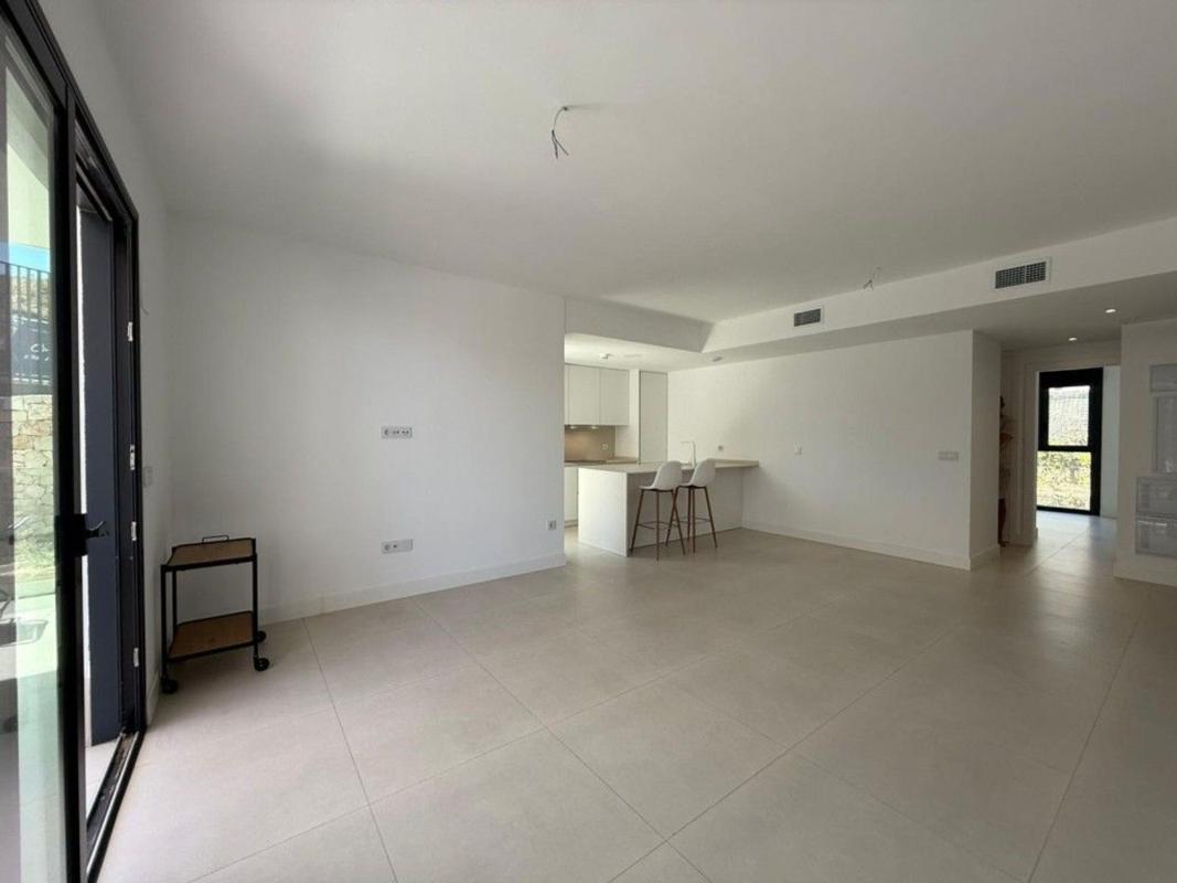 Venta de piso en Piso en Avenida Fuengirola, El Higuerón, Fuengirola, Fuengirola
photo 3