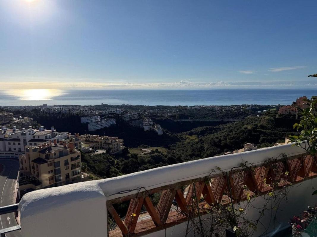 Sprzedaż poddasza w Ático en Sitio de Calahonda, Mijas, Mijas photo 1