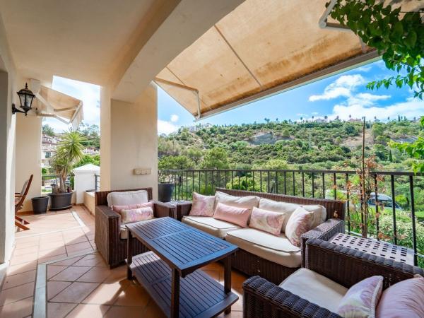 Venta de piso en Piso en Los Arqueros-Puerto del Almendro, Benahavís, Benahavís
 photo 1