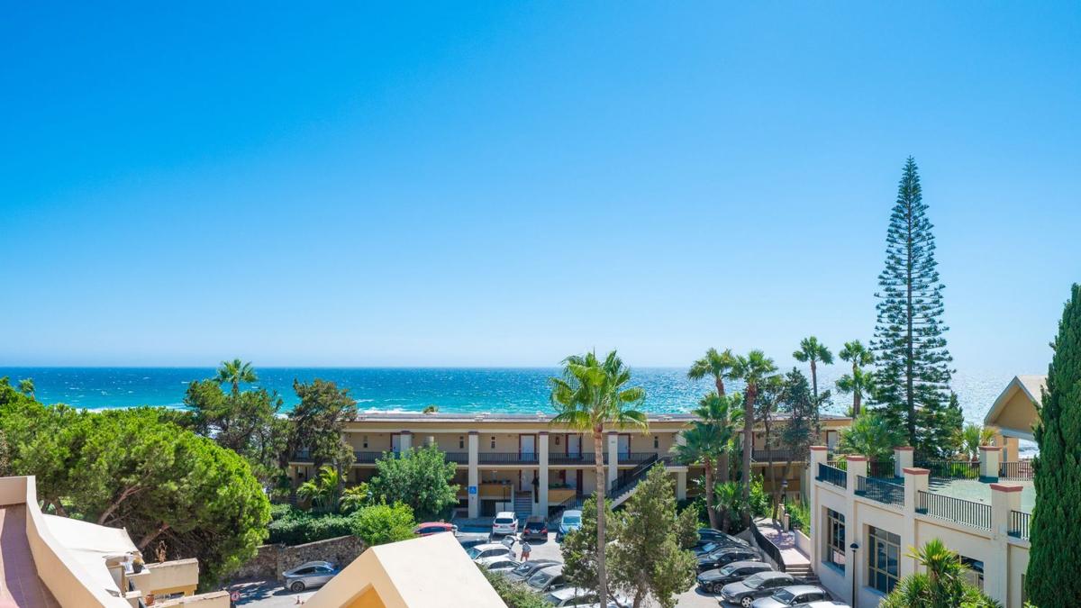 Sprzedaż mieszkania w Piso en Jardines Las Golondrinas, Romana Playa, Marbella, Marbella
photo 2