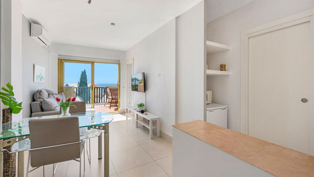 Sprzedaż mieszkania w Piso en Jardines Las Golondrinas, Romana Playa, Marbella, Marbella
photo 5