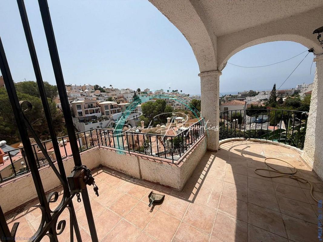 Sale of apartment in Piso en Avda Pescia - Ctra de Frigiliana, Nerja, Nerja
photo 1