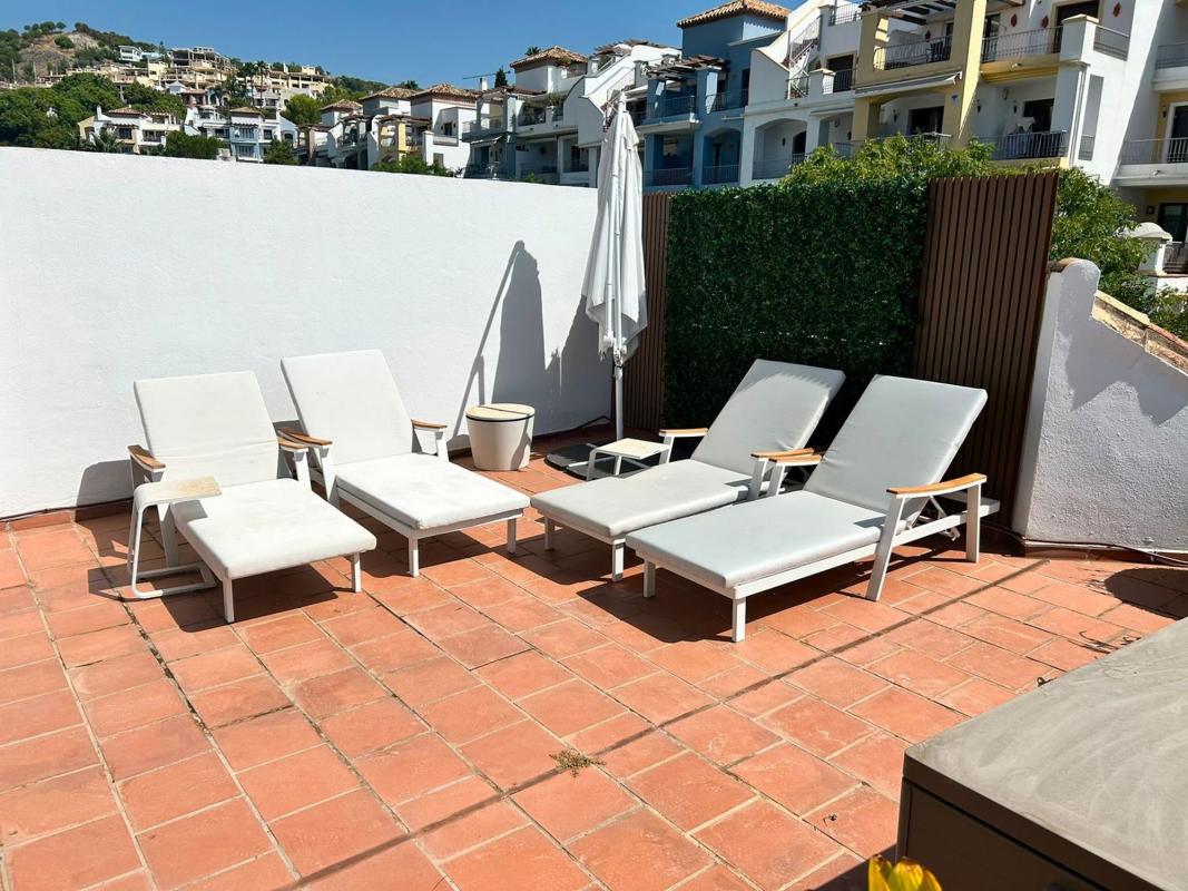 Sprzedaż duplexu w Dúplex en Urbanizacion Torre Esteril, 6, Los Arqueros-Puerto del Almendro, Benahavís, Benahavís photo 5