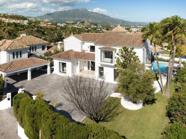 Casa o chalet independiente en Urbanización La Resina, Los Arqueros-Puerto del Almendro, Benahavís photo 1