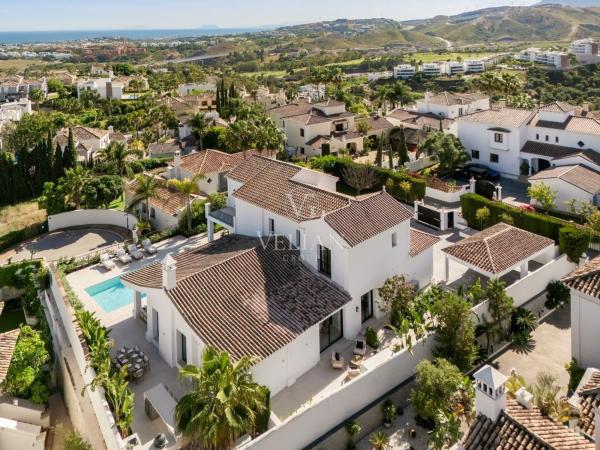 Casa o chalet independiente en Urbanización La Resina, Los Arqueros-Puerto del Almendro, Benahavís thumbnail 2