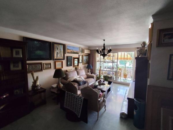 Venta de piso en Piso en Calle Pedro Antonio Beuter, El Tejar - Hacienda Bizcochero, Málaga, Málaga
thumbnail 3