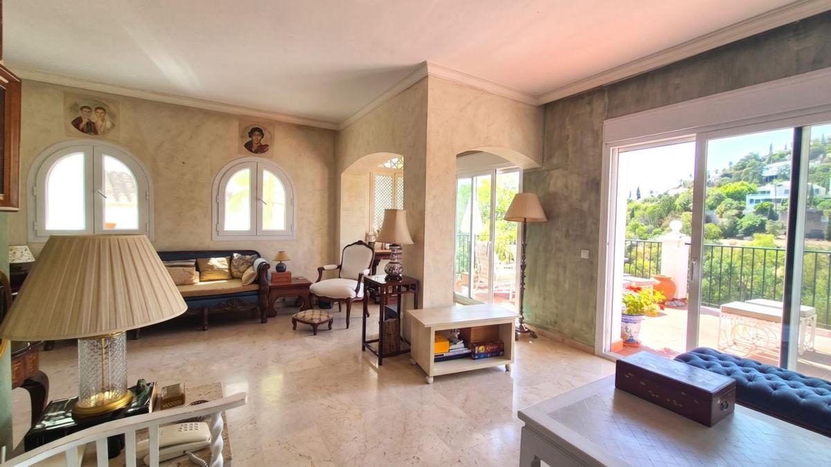 Продажа таунхауса в Chalet adosado en Urbanizacion Terrazas, La Quinta, Benahavís , Бенахавис photo 2